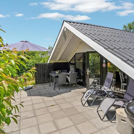 2 Bedroom Gorgeous In Holiday home *